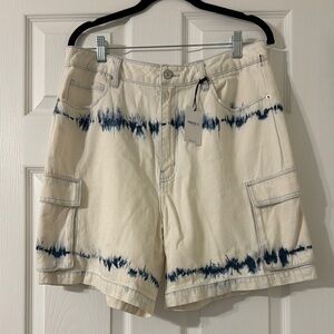 Forever 21 Cream and Blue Tie-Dye Women's Cargo Shorts
